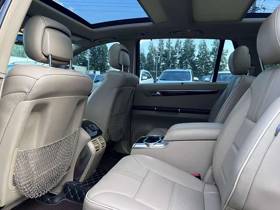 Mercedes-Benz R Class 2011 car image #11