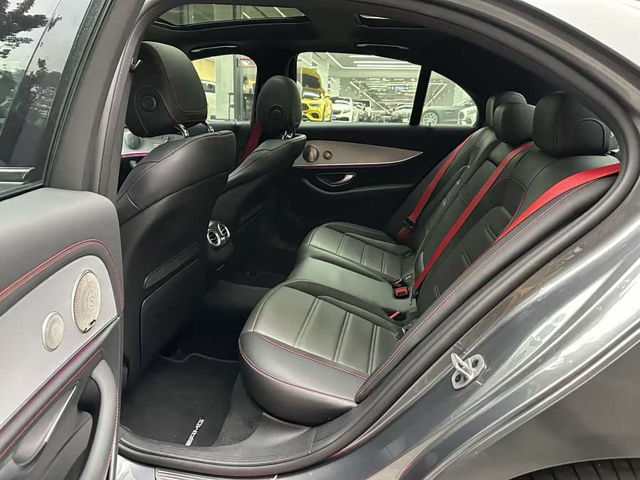 Mercedes-Benz E AMG 2023 صورة سيارة #11