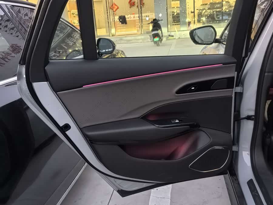 HongQi EH7 2024 #11 HongQi EH7 2024 car image #11