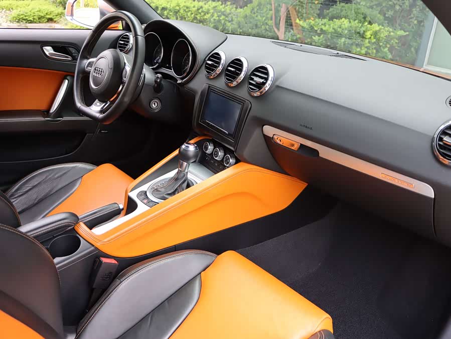 Audi TTS 2013 car image #11