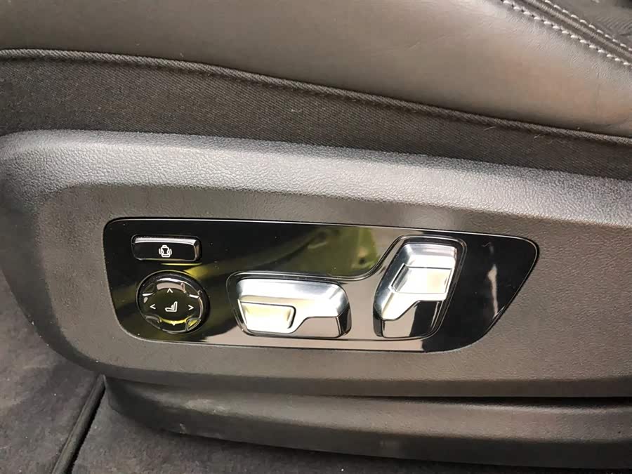 BMW XM imagem de carro #11