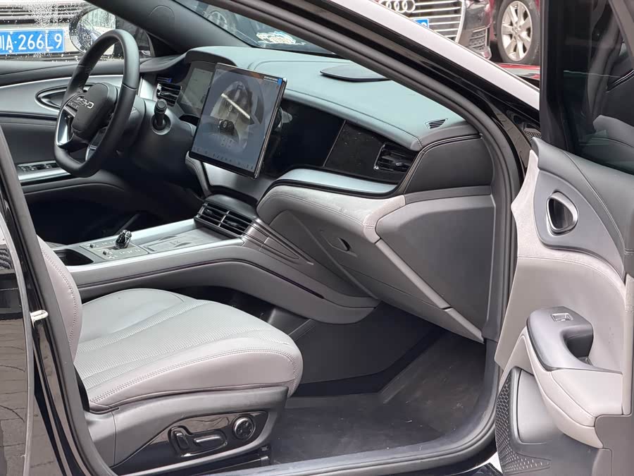 BYD Seal 07 DM-i 2025 car image #11