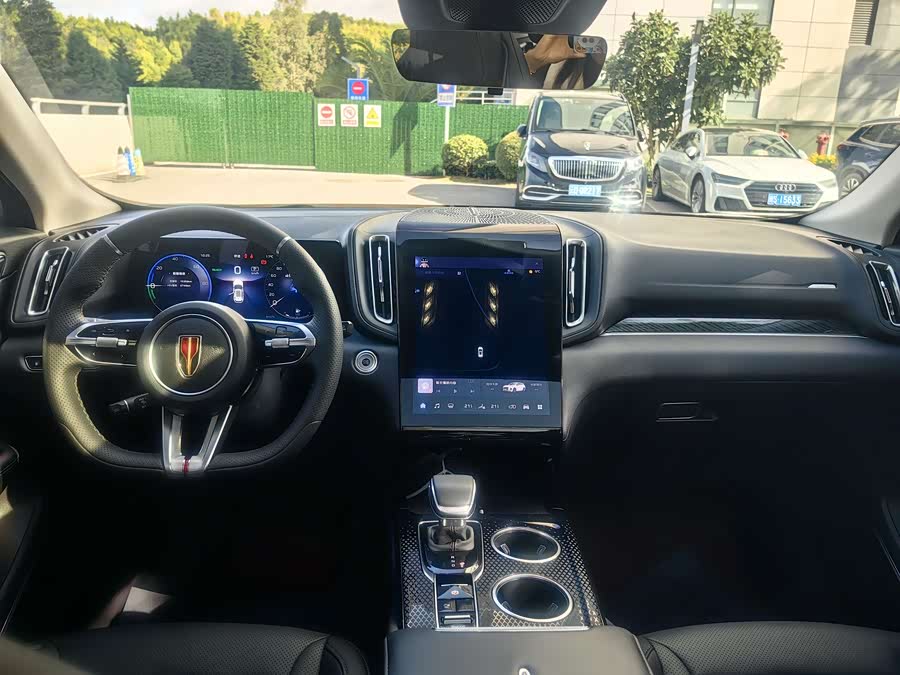 HongQi HS3 PHEV 2024 #11 HongQi HS3 PHEV 2024 car image #11