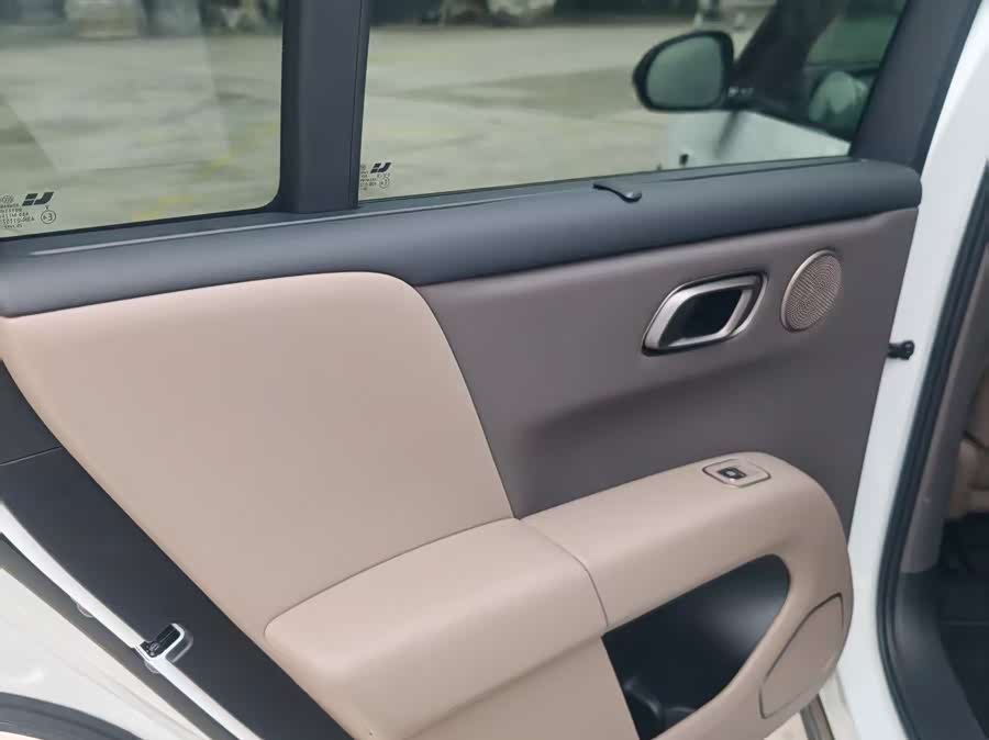 理想汽车 理想i6 2025 汽车图片 #11