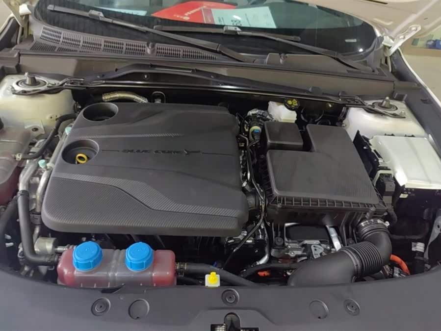 Changan UNI-V iDD 2024 car image #11