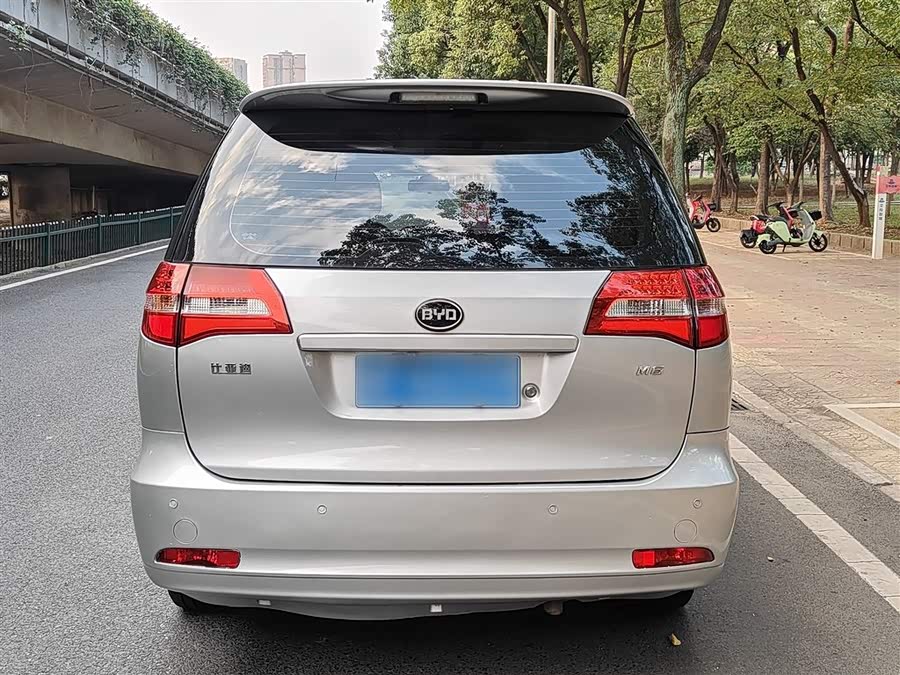 BYD M6 2016 #11 BYD M6 2016 car image #11