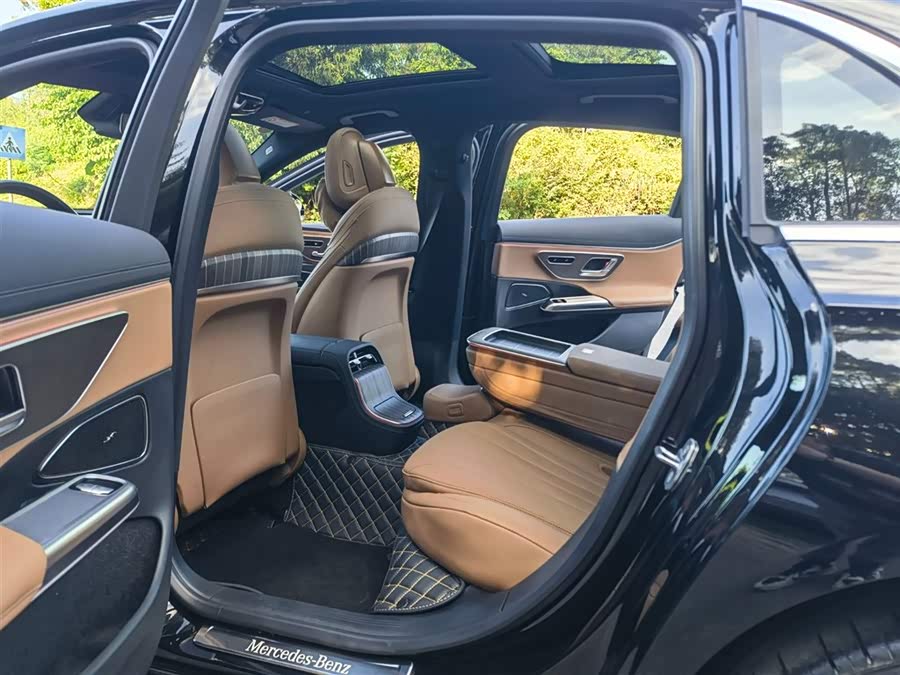 Mercedes-Benz E Class New Energy 2024 car image #11