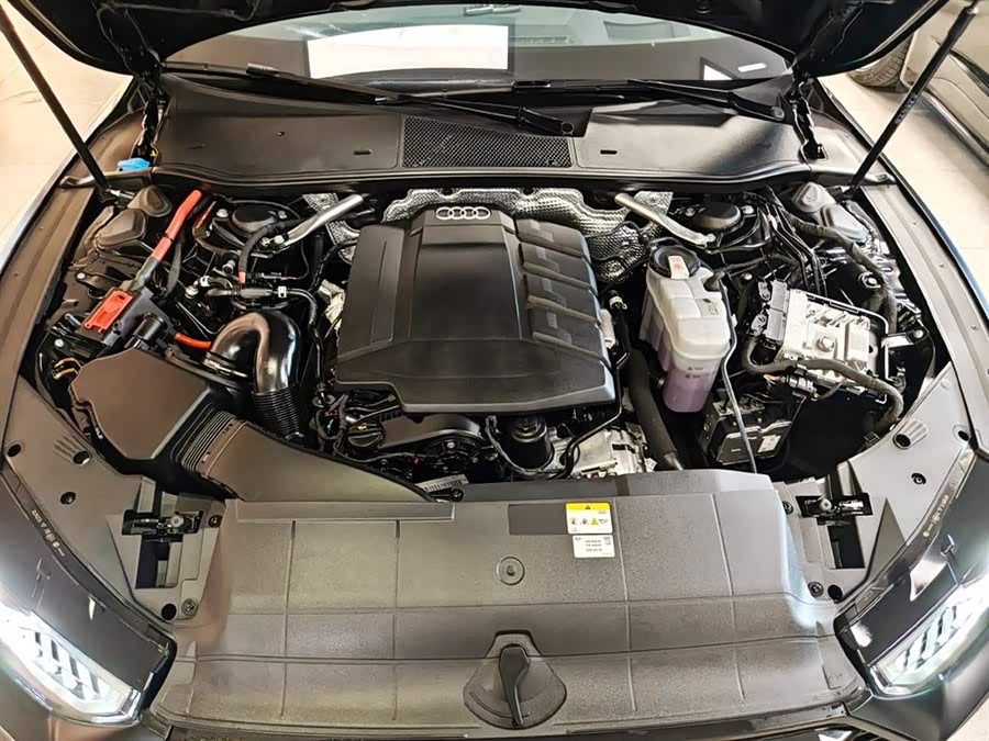 Audi A7 2022 car image #11