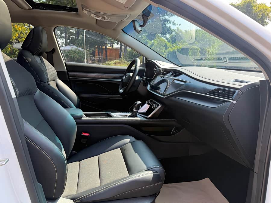GEELY Binray 2021 car image #11