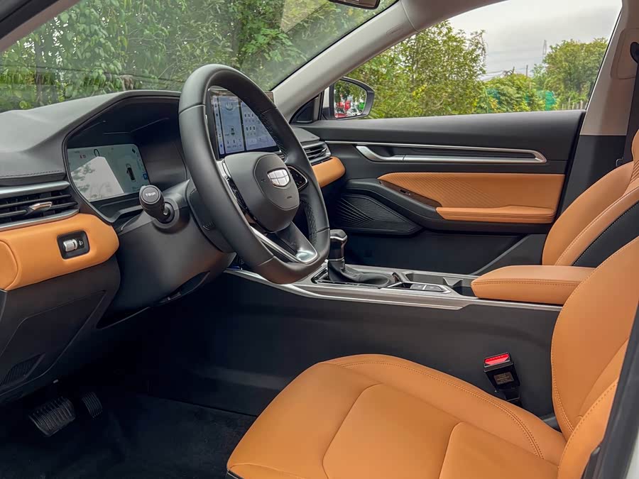 GEELY Emgrand 2024 car image #11