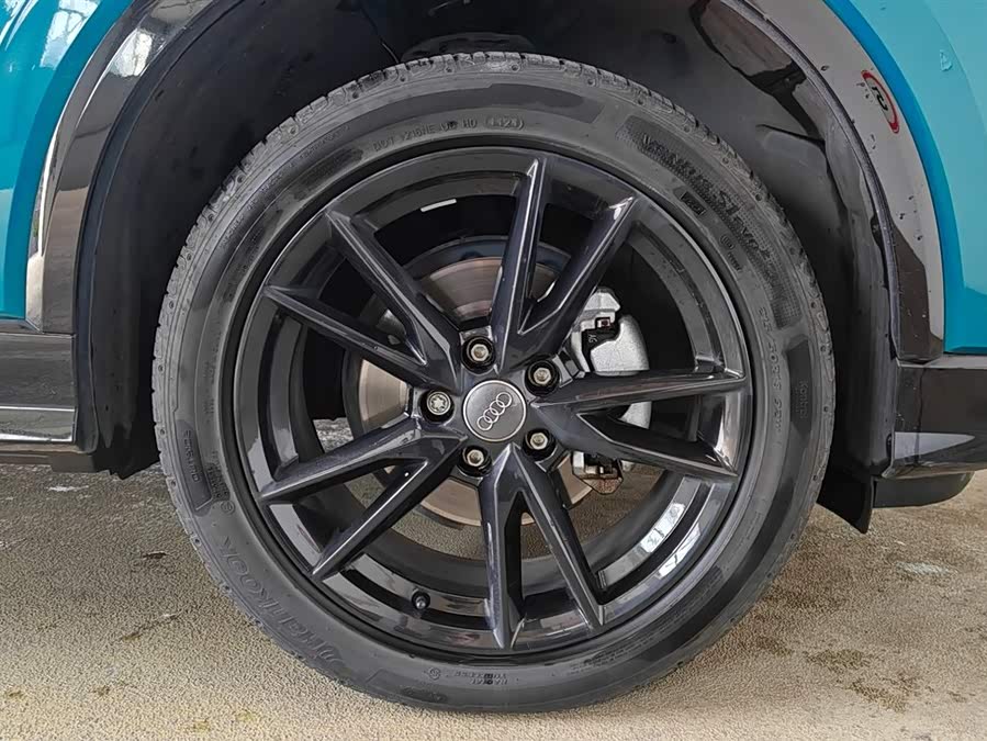 Audi Q2L 2021 car image #11