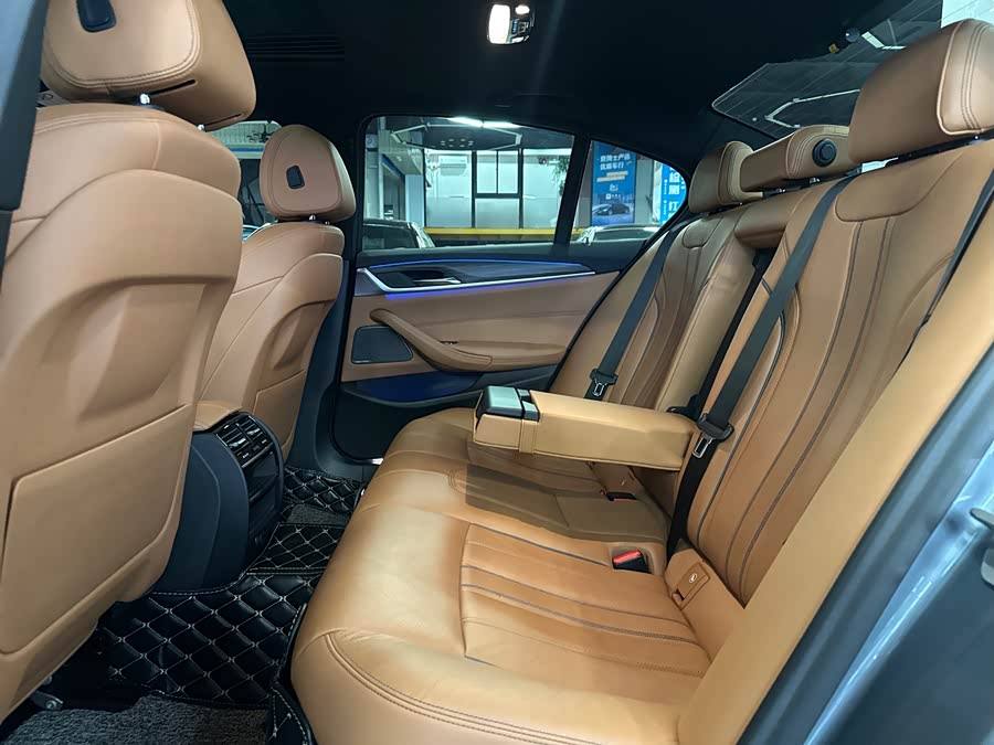 BMW 5 Series (Imported) 2019 car image #11