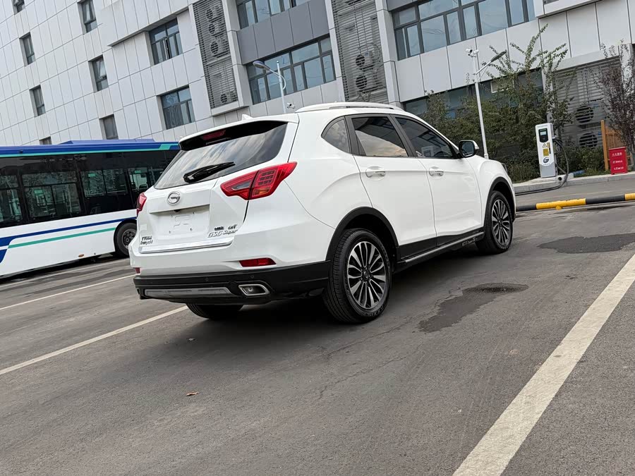 GAC Trumpchi GS5 Super 2016 #11 GAC Trumpchi GS5 Super 2016 car image #11