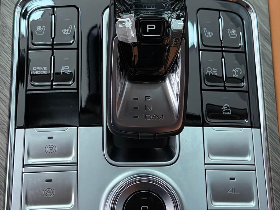 Tank 500 New Energy 2024 #11 Tank 500 New Energy 2024 car image #11