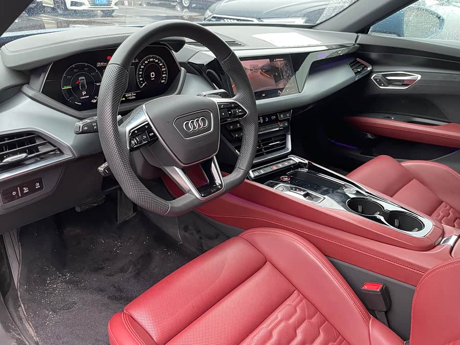 Audi e-tron GT 2024 صورة سيارة #11