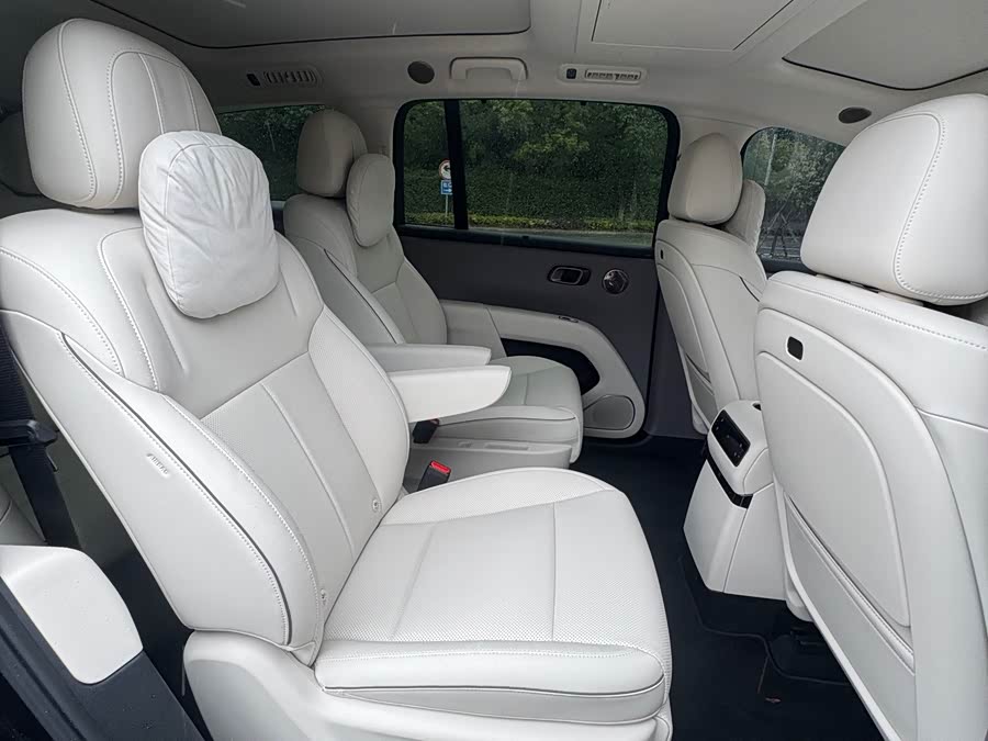 Li i8 2025 изображение автомобиля #11