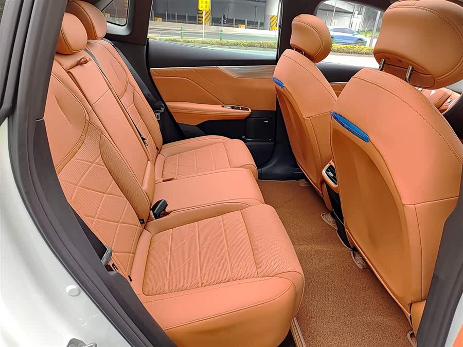 Deepal S05 2025 car image #11