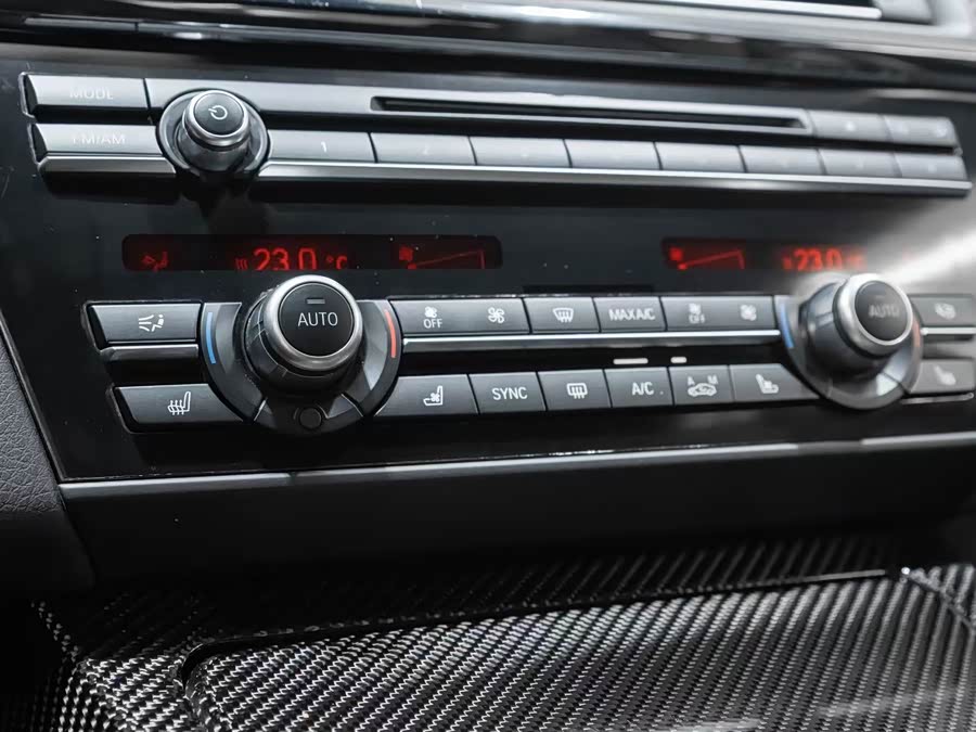 BMW M6 2014 car image #11