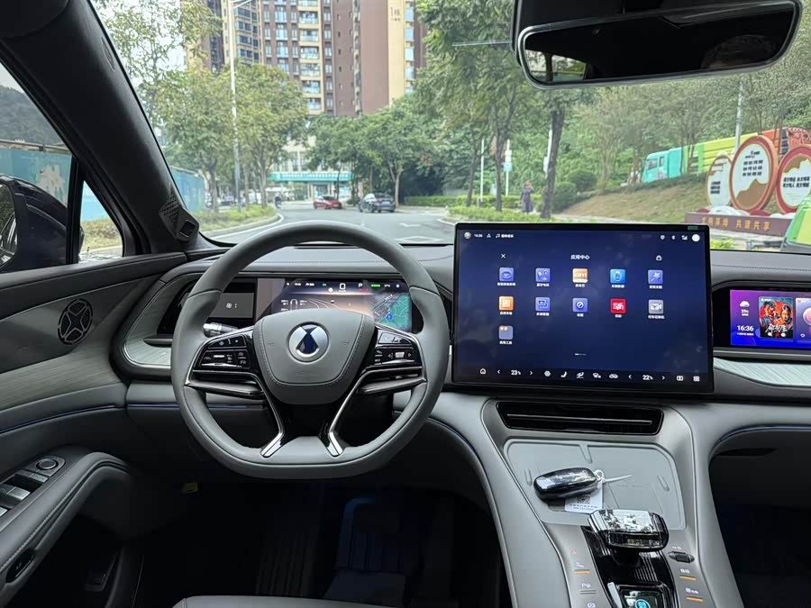 Denza N7 2023 car image #11