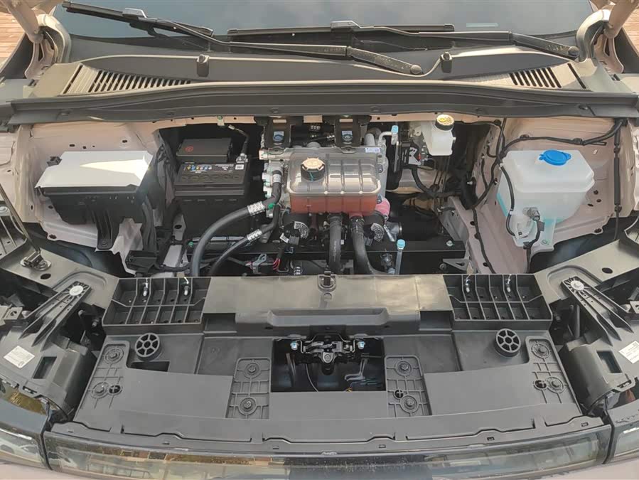 零跑汽车 零跑B01 2025 汽车图片 #11