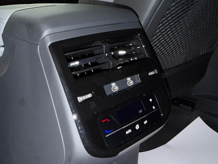 Audi Q6 2024 imagem de carro #11