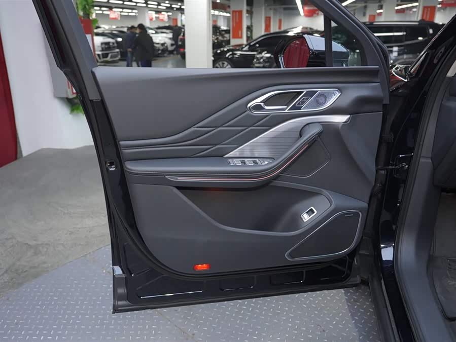 HongQi HS7 PHEV 2025 car image #11