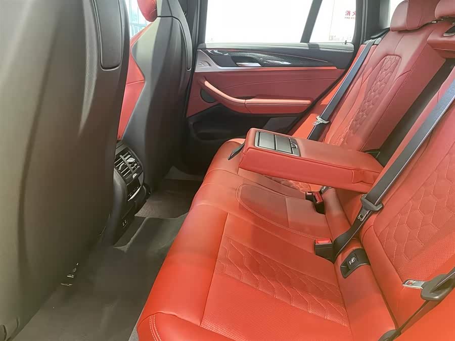 BMW X4 M 2023 immagine di auto #11