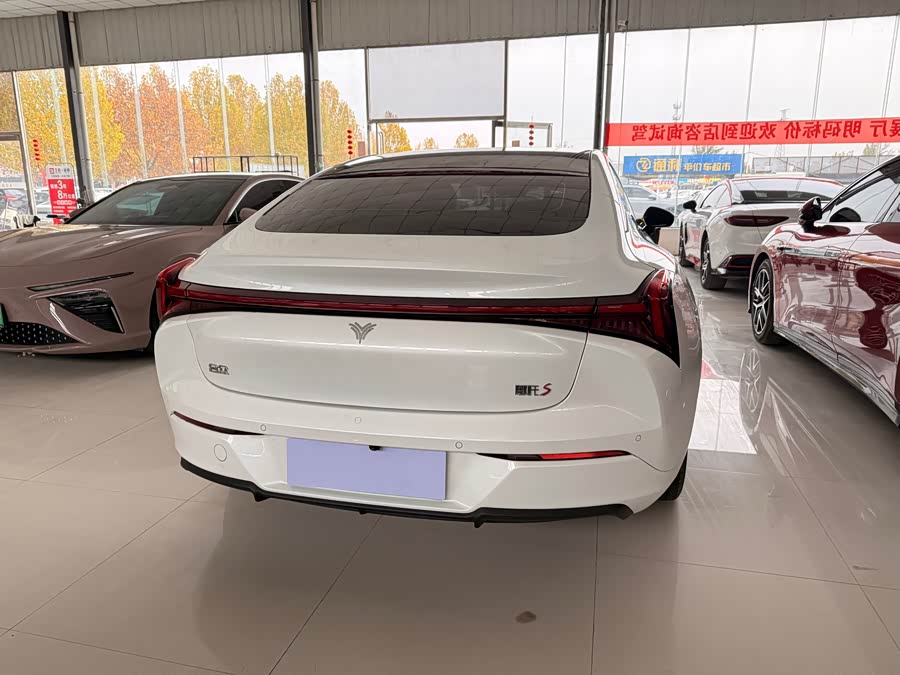 哪吒汽车 哪吒S 2025 #11 哪吒汽车 哪吒S 2025 汽车图片 #11