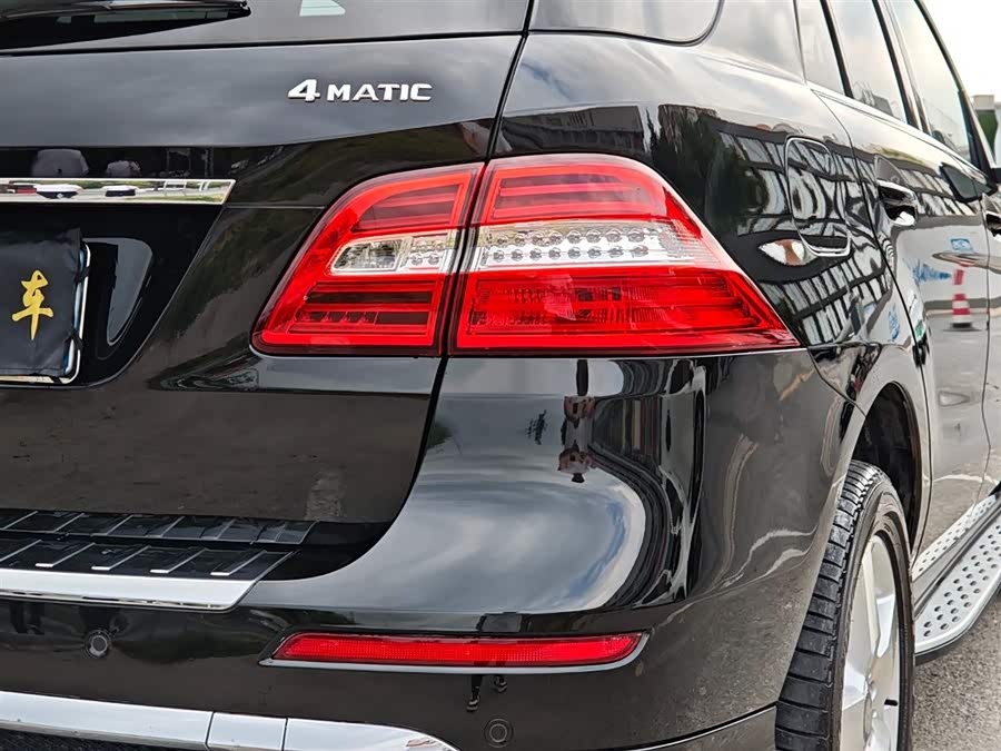 Mercedes-Benz M Class 2012 car image #11