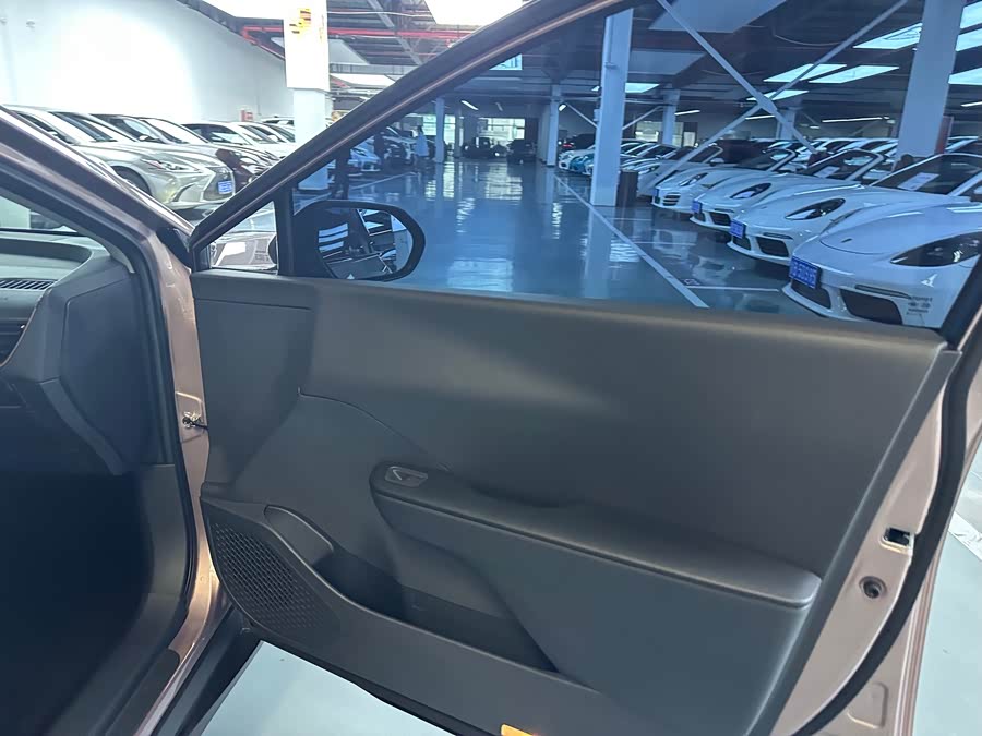 BYD e1 2023 immagine di auto #11