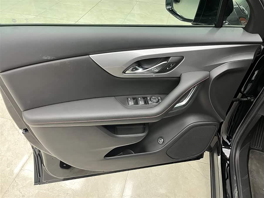 Chevrolet Blazer 2023 car image #11