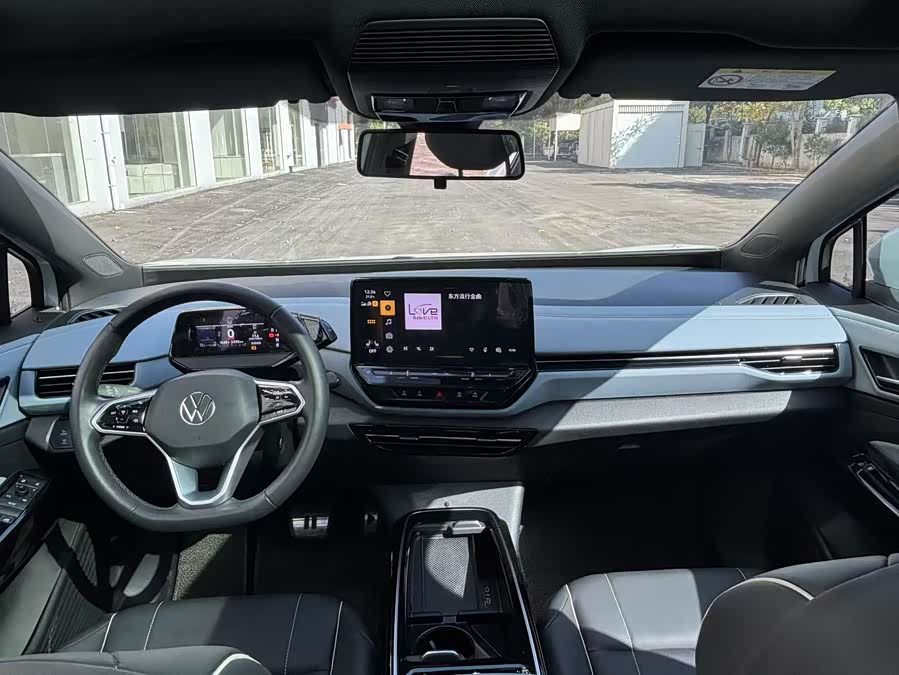 Volkswagen ID.4 X 2023 car image #11