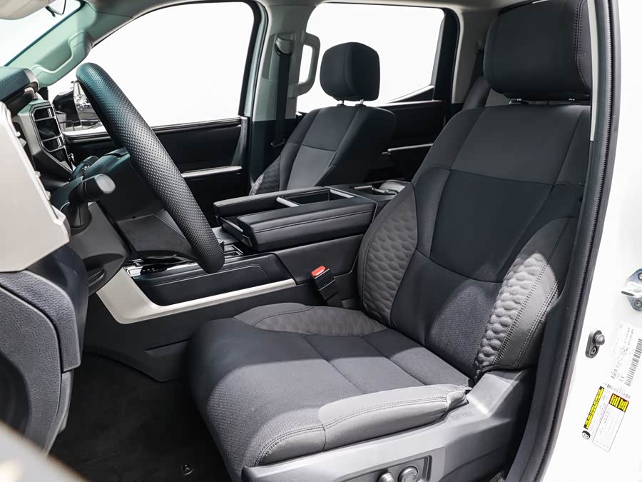 Toyota Tundra 2024 immagine di auto #11