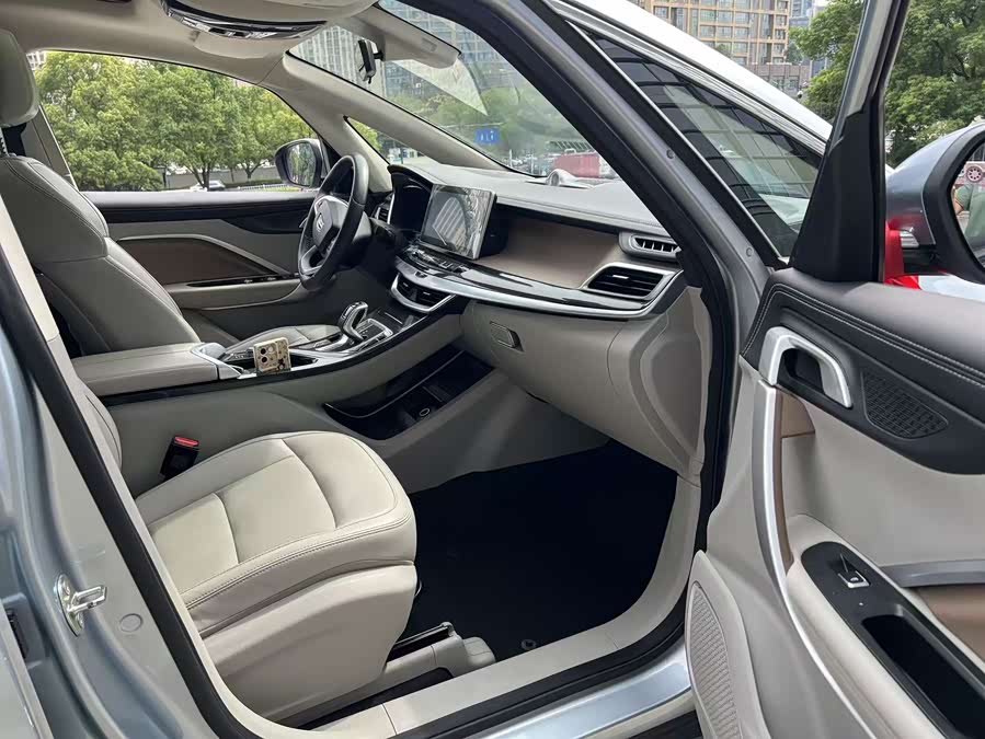 GEELY JiaJi New Energy 2021 car image #11