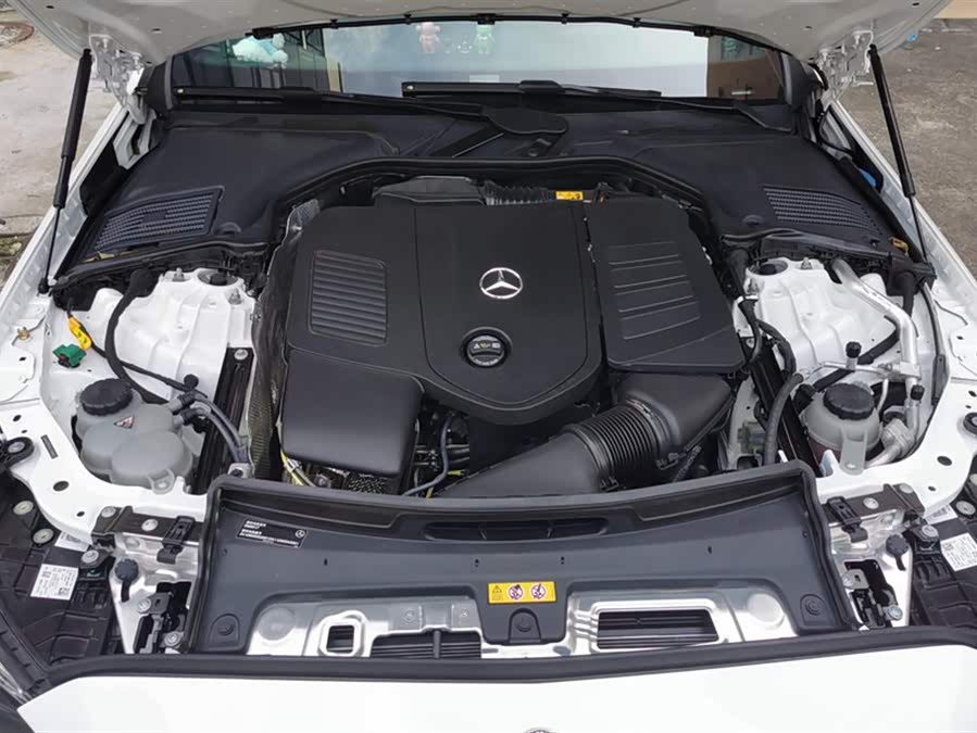 Mercedes-Benz C Class New Energy 2025 car image #11