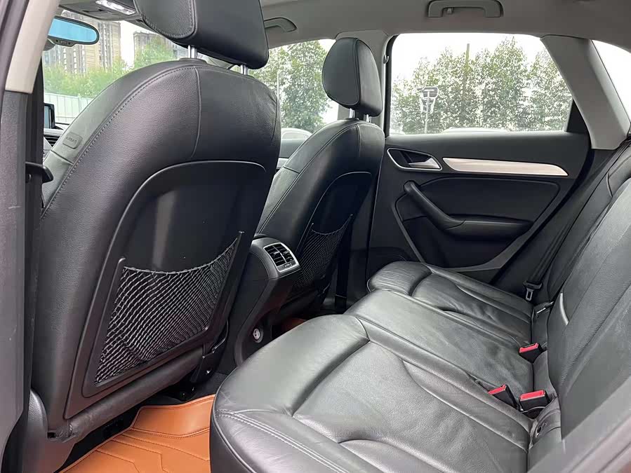 Audi Q3 2014 car image #11