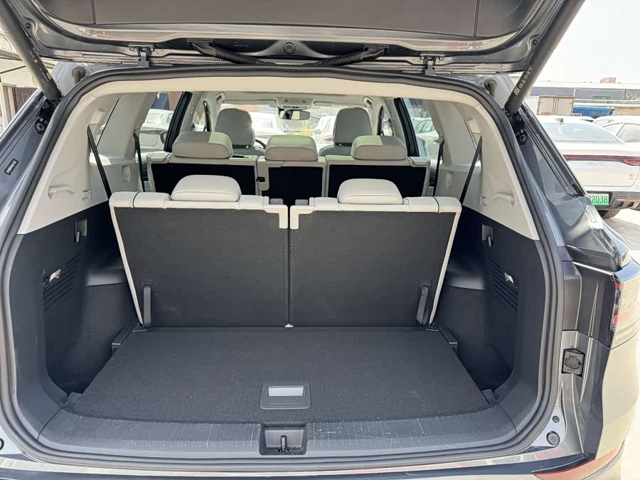 Volkswagen ID.6 X 2022 #11 Volkswagen ID.6 X 2022 car image #11