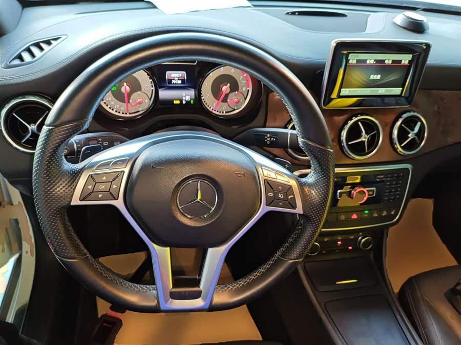 Mercedes-Benz GLA Class (Imported) 2015 car image #11