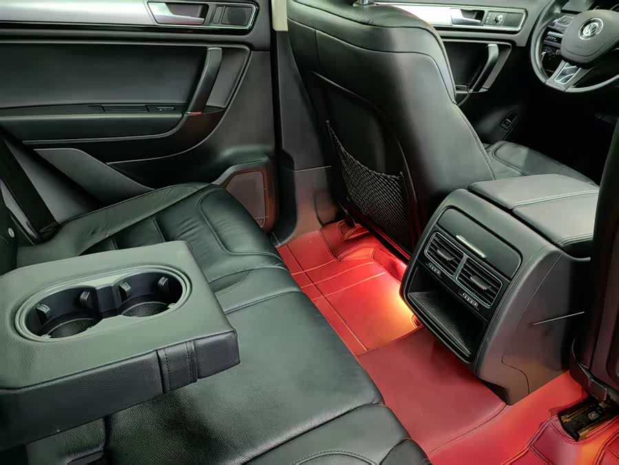 Volkswagen Touareg 2017 car image #11