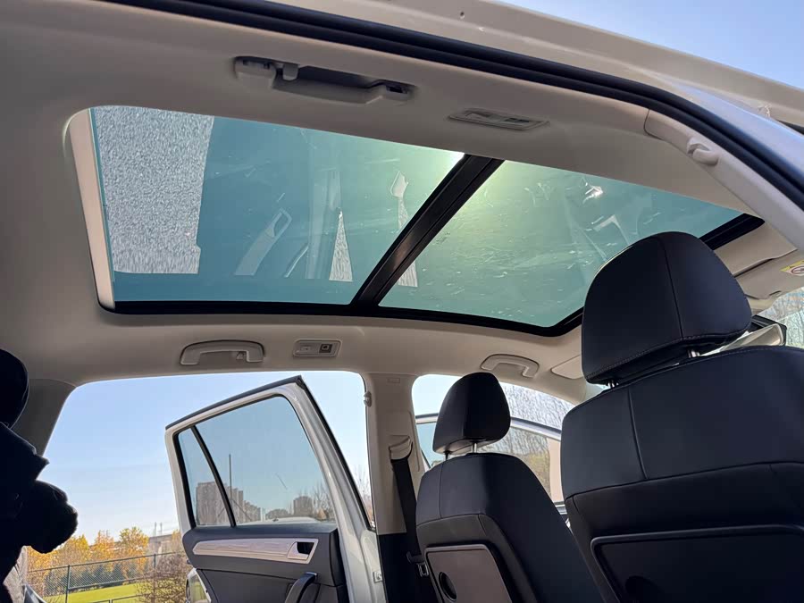 Volkswagen Golf Sportsvan 2020 car image #11