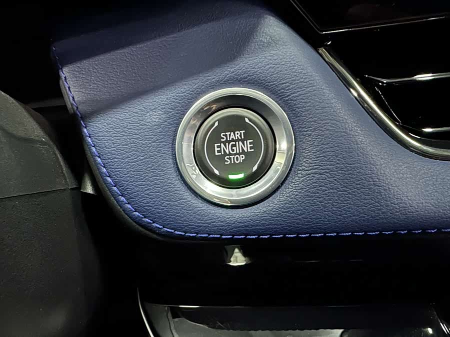 Chevrolet Equinox Plus 2025 car image #11