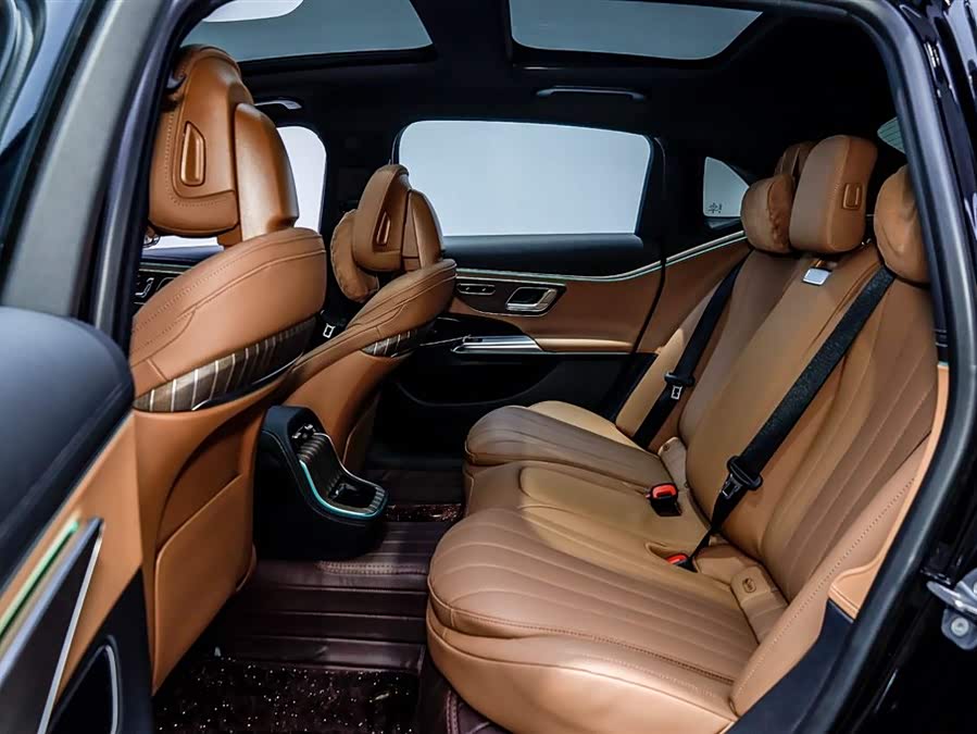 Mercedes-Benz E Class New Energy 2025 car image #11