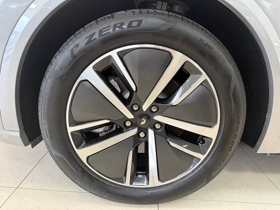 Li L8 2024 изображение автомобиля #11