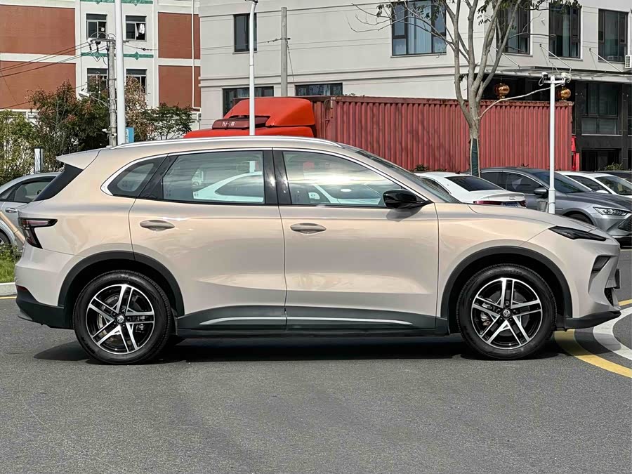 MG ES5 2024 imagen de coche #11