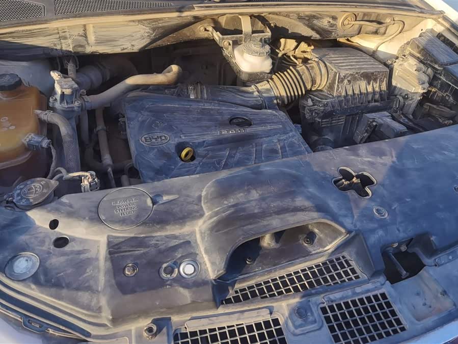 BYD S7 2015 car image #11