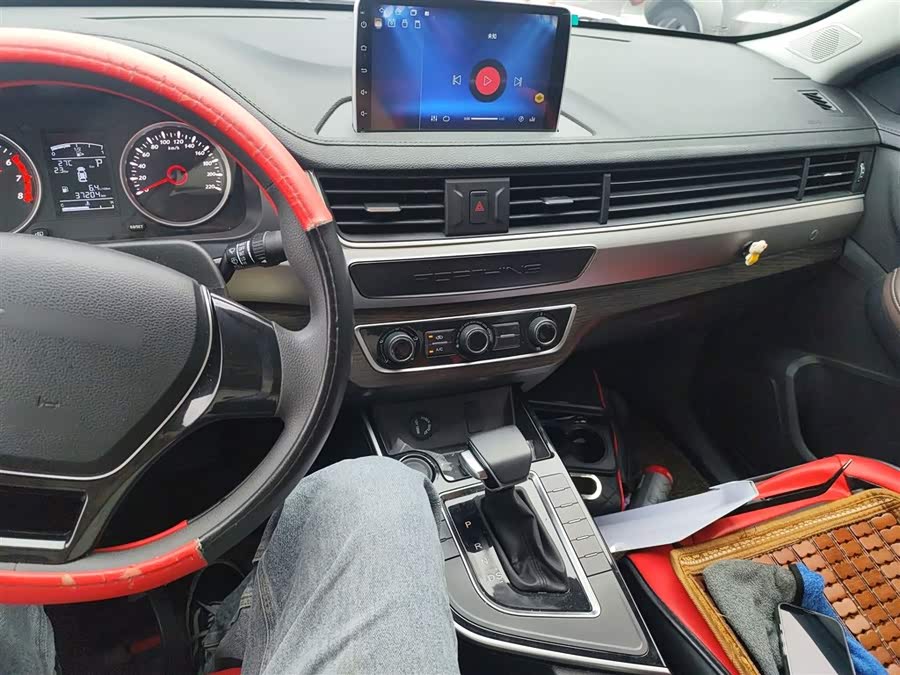 Forthing T5 2023 #11 Forthing T5 2023 صورة سيارة #11