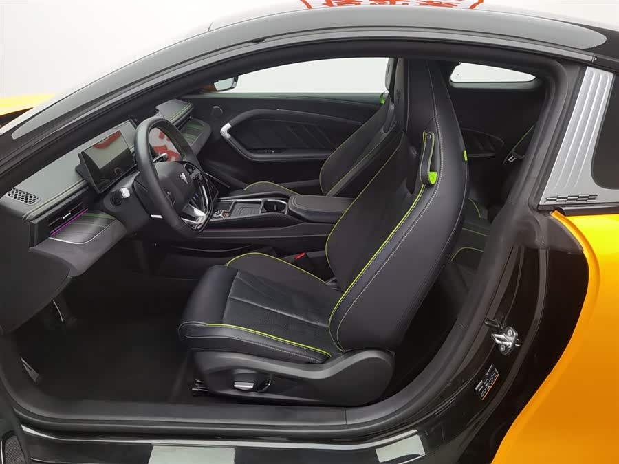 哪吒汽车 哪吒GT 2023 汽车图片 #11