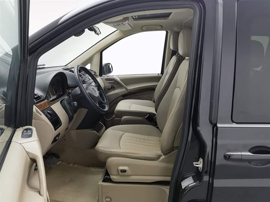 奔驰 唯雅诺 2010 汽车图片 #11