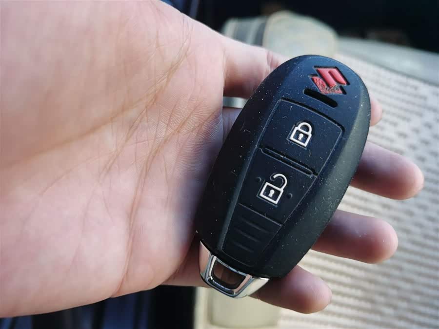 Suzuki Ciaz 2015 изображение автомобиля #11