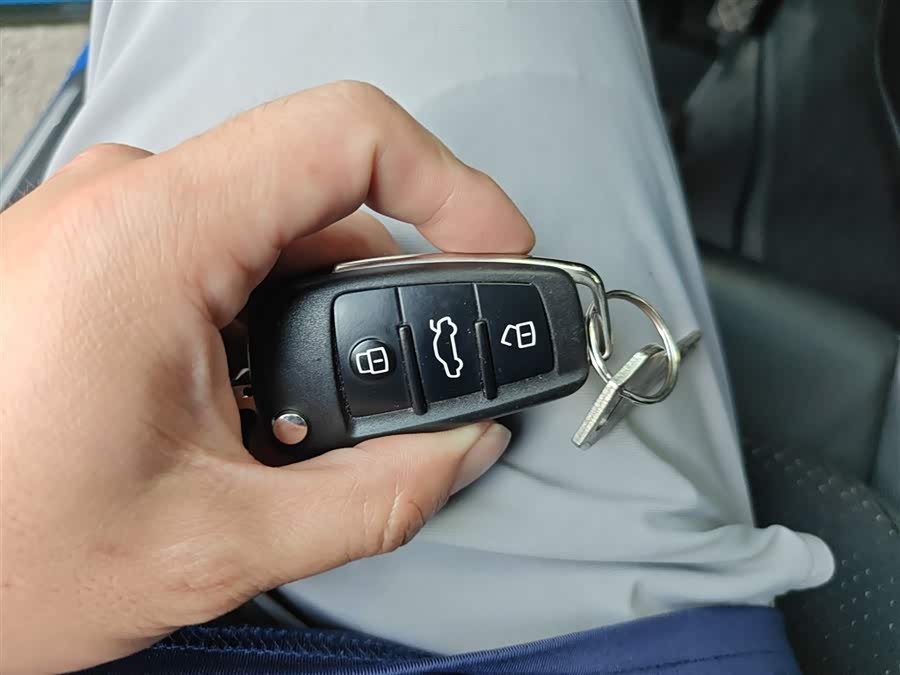 Audi Q2L e-tron 2020 #11 Audi Q2L e-tron 2020 صورة سيارة #11